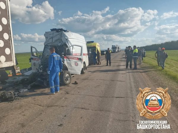 В Башкирии в ДТП с участием «скорой» погибли три человека